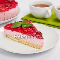 Торт с клубничным муссом и желе