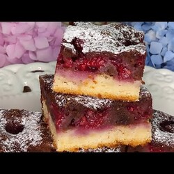 DUO KOLAČ SA MALINAMA