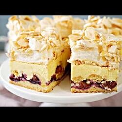 Ciasto śliwkowe z kremem i bezą – Przepis – Mała Cukierenka