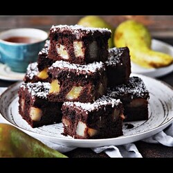 Proste ciasto murzynek z gruszkami – PRZEPIS – Mała Cukierenka