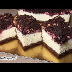 Сирник МЕЛАНКА. Найніжніший сирник з шоколадним смаком, вишнями і маком.