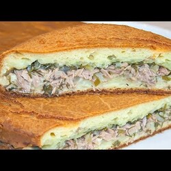 Заливной пирог с рыбными консервами и картофелем, рецепт вкусного теста на сметане и майонезе