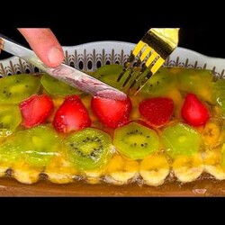 Он настолько вкусный, что я готовлю его почти каждый день. Фруктовый торт из желе.
