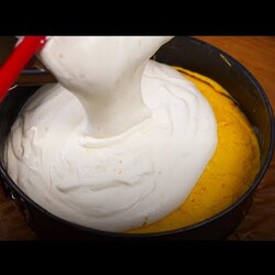 ПРОСТО ЗАЛЕЙТЕ ИМ ТЕСТО И НЕВЕРОЯТНО ВКУСНЫЙ, ПРОСТОЙ ПИРОГ БЕЗ ЗАМОРОЧЕК ГОТОВ! ВКУСНЕЕ ТОРТА!