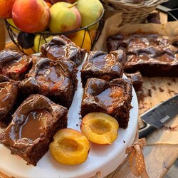 Murzynek ze śliwkami ,bardzo pyszne i szybkie ciasto, idealne do kawy #śliwki #ciasto #szybkieciasto