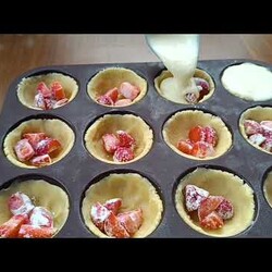 Удовольствие от Каждого Кусочка- Корзиночки с Кремом и Ягодами  #кчаю #пирожное #tastyrecipes