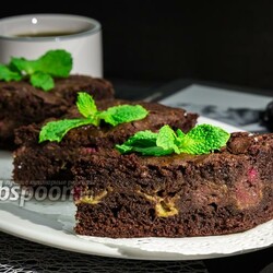 Шоколадный пирог с малиной и маскарпоне