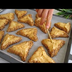 Masaya geldiği anda tükendi. Mayasız yumuşacık poğaça