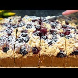 Hast du Kirschen? Ich fand dieses erstaunliche Kuchenrezept in einer alten Zeitung! Sehr lecker!