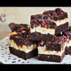 Serowe Ciasto Czekoladowe z Wiśniami Wilgotne Brownie – PRZEPIS – Mała Cukierenka