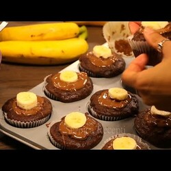 Kolač sa bananom, sličan ukus Barni kolačićima. Može kao kolač ili mafin. Mekan i svež i za tri dana