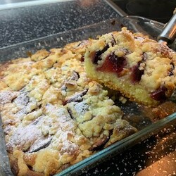 пирог с фруктами и штройзелем