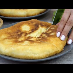 Пирог "Пятиминутка" на сковороде. Специально держу кефир в холодильнике для этого рецепта!