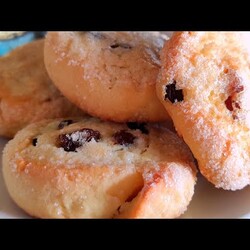 Все в восторге от этого печенья!Вам понадобится всего пачка творога и 1 яйцо!