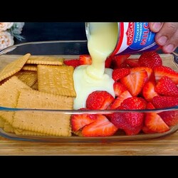 муссовый тортик из клубники и сгущёнки