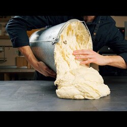 Замесил ВЕДРО и сразу в духовку! Прабабкин рецепт, который достался по наследству!