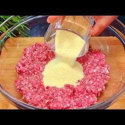 ПЕРЕМЕШАЙТЕ ФАРШ С МАНКОЙ котлеты