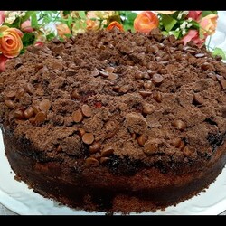 клубничный шоколадный пирог