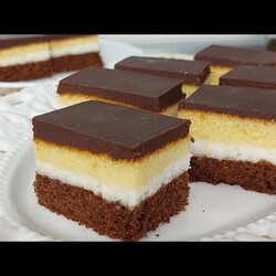 Sve zajedno se peče Svega po 12 kašika Jeftin i brz kokos kolač-