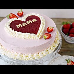 Pyszny tort truskawkowy dla ukochanej osoby – Przepis – Mała Cukierenka