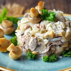 Салаты с маринованными грибами - 20 простых и вкусных рецептов