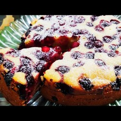 Скорее сохраняйте рецепт!Это просто БОМБА,а не Блюдо!Пирог на кефире с вишней!Все смешал и в духовку