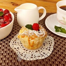 Слойки с малиной и шоколадом — рецепт с фото