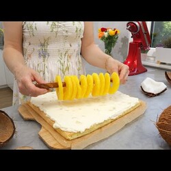 Saftiger Kokos-Ananas-Kuchen vom Blech. Einfaches Sommerrezept mit Mascarpone Creme