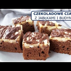 CZEKOLADOWE CIASTO Z JABŁKAMI I BUDYNIEM na oleju (duża blacha) | Wilgotne ciasto bez miksera