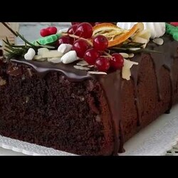 Рецепт Рождественского кекса. Шоколадный кекс на красном вине, с орехами и изюмом.