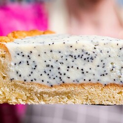 И ТОРТА НЕ надо! ЕЛА его и ПЛАКАЛА ОТ ВОСТОРГА!!!