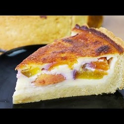 Пирог к чаю с персиками 