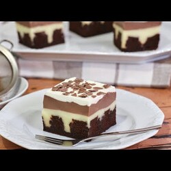 Puding kolač s rupama. Jako fin i jednostavan, a izgled neobičan.