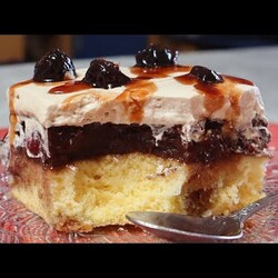 Kolač sa višnjama. Recept koji bi trebalo imati u svojoj beležnici. Sočan biskvit, čoko-višnja fil