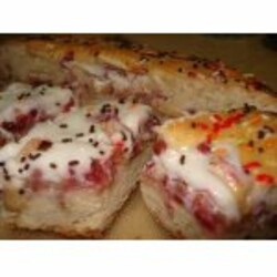 Пирог с яблоками и брусникой