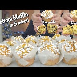PANETTONI MUFFIN VELOCI IN 5 MINUTI con Cioccolato o Uvetta FACILI E VELOCI