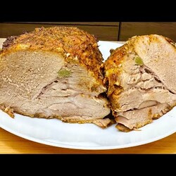 Karkówka pieczona w całości w piekarniku. Idealny przepis na soczysty karczek