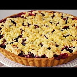 Ciasto śliwkowe - Prosta tarta ze śliwkami i kruszonką – PRZEPIS