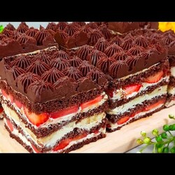 Der berühmteste Sommerkuchen, der auf der Zunge zergeht. Unglaublich leckerer Kuchen in 15 Minuten.