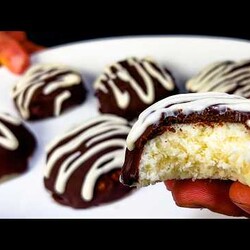 Так просто, что не верится, насколько ЛЕГКО приготовить этот КОКОСОВЫЙ десерт БАУНТИ БЕЗ ВЫПЕЧКИ!