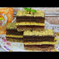 KONIECZNIE MUSISZ UPIEC TO CIASTO PRZEKŁADANE PYSZNYM KREMEM CZEKOLADOWYM I GALARETKAMI - PRZEPIS