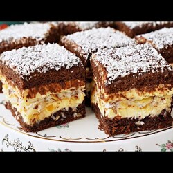 Pyszne ciasto BAJKA z czekoladą, kremem budyniowym, bakaliami – PRZEPIS – Mała Cukierenka