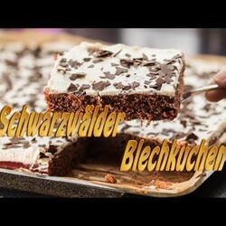 Schwarzwälder Blech Kirschkuchen ganz einfach