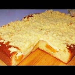 йогуртовый пирог с фруктами в творожной заливке