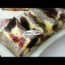 СИРНИК З ВИШНЯМИ І МАКОМ . СИРНИК ТІСТО В СЕРЕДИНІ