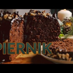 Piernik z bakaliami i polewą czekoladową