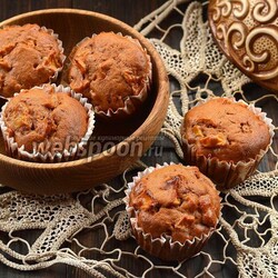 Карамельные маффины с яблоками