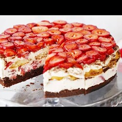 Proste ciasto torcik tiramisu z truskawkami – Przepis – Mała Cukierenka