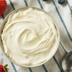 Крем для торта - 20 простых и вкусных рецептов