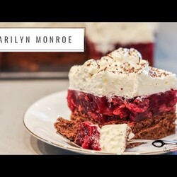Marilyn Monroe - pyszne ciasto z wiśniami i bitą śmietaną